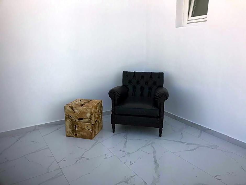 Bianco a Nero Mykonos