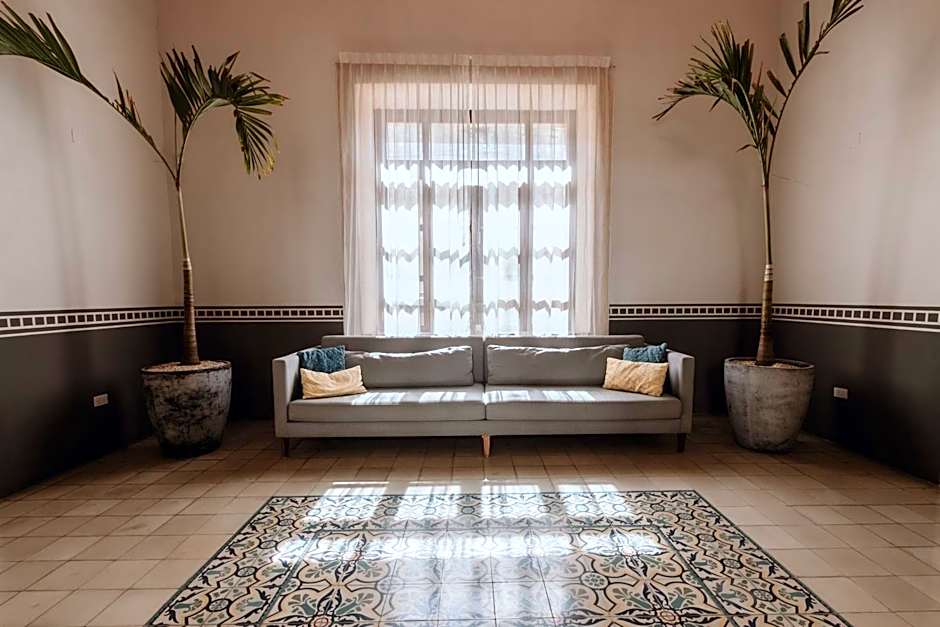 Casona 61 by GuruHotel