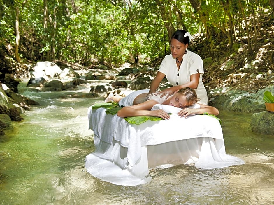 Casa Bonita Tropical Lodge