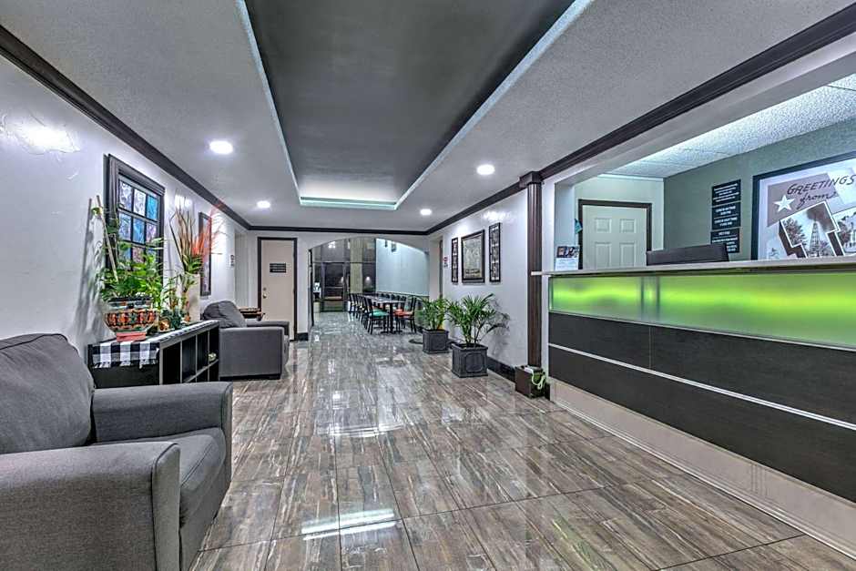 Super 8 by Wyndham Grand Prairie North