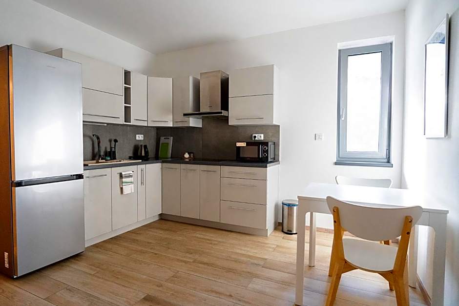 The Dante Villa Apartments