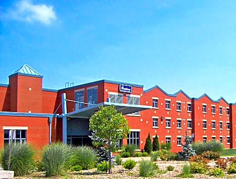 Residence & Conference Centre - Welland