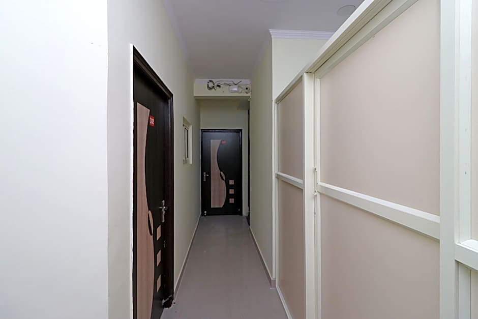 Oyo 10045 Hotel Pearl Residency – Delhi, IN