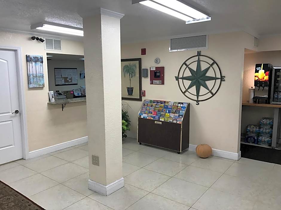 At Home Inn - Fort Pierce