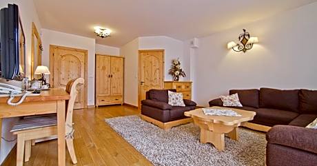 Apartment (3 Adults)