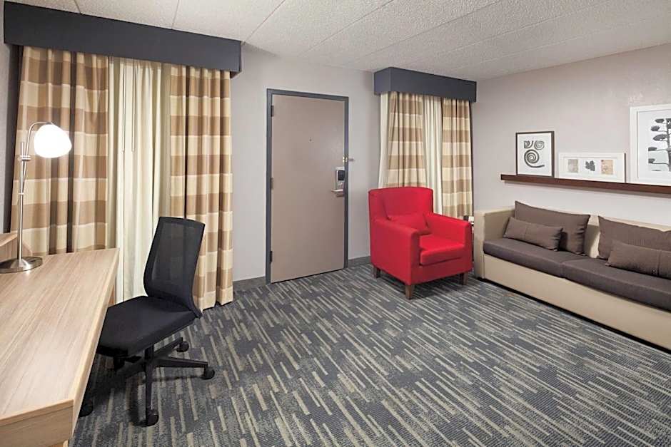 Wingate by Wyndham Lincoln Airport East I-80