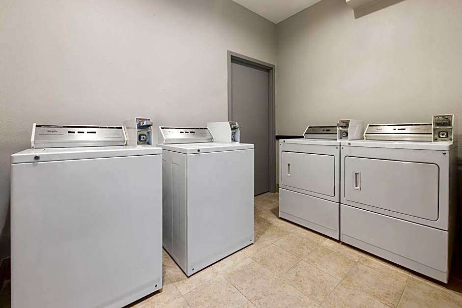 La Quinta Inn & Suites by Wyndham Brookshire