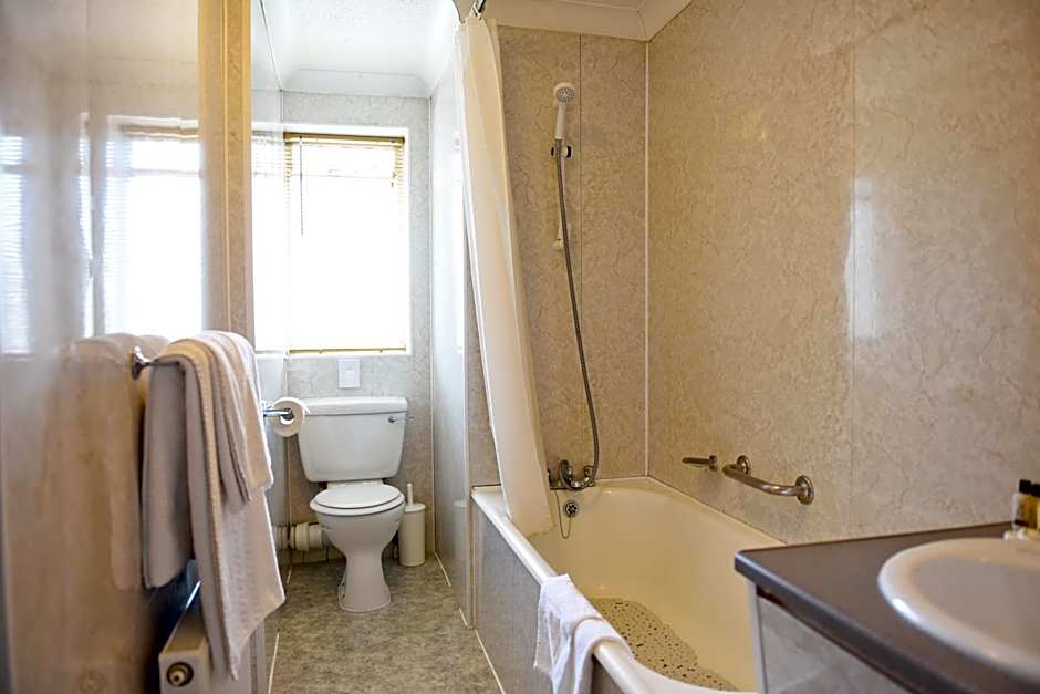 The Riviera Hotel & Apartments - Alum Chine