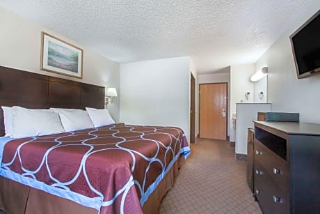 2 Queen Beds Smoking