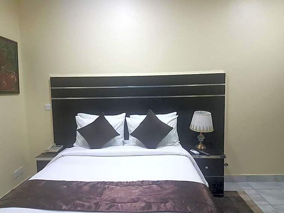 Brookville Hotel & Suites