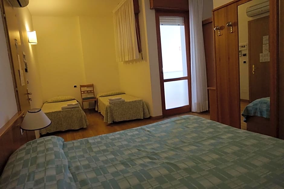 Hotel Flora