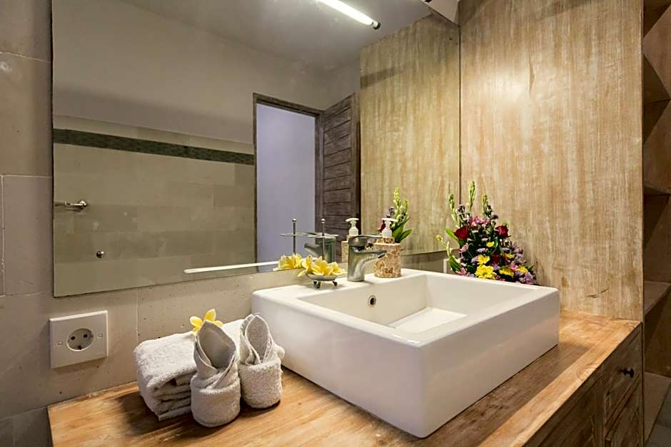 Villa Briana Seminyak by Villas R Us