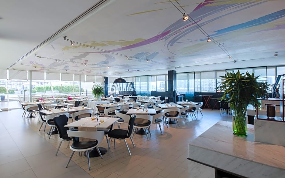 Centara Watergate Pavillion Hotel Bangkok