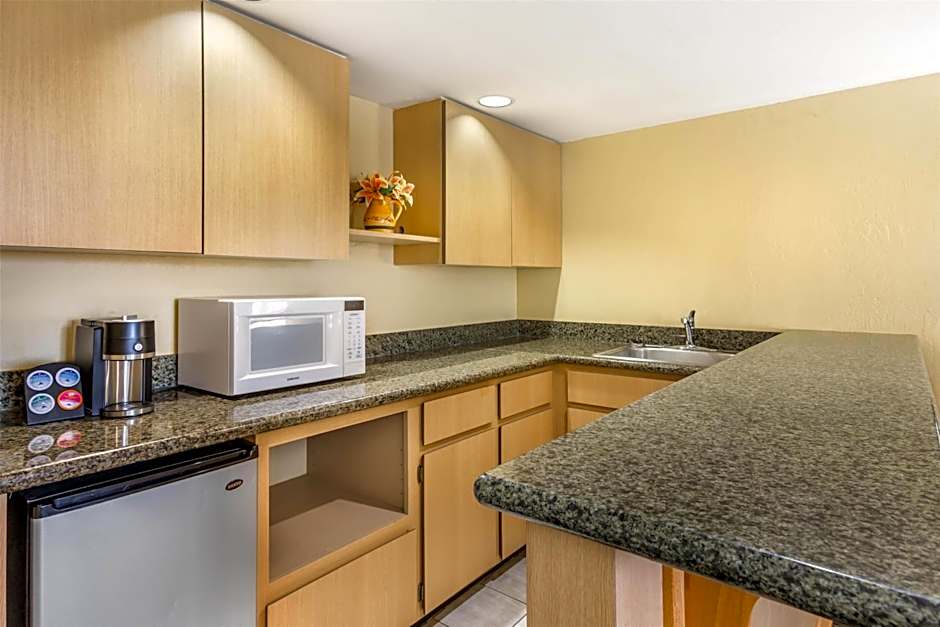 Best Western Plus Scottsdale Thunderbird Suites