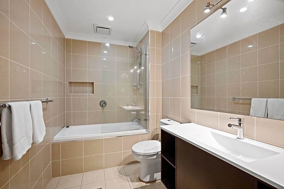 Carlyle Suites & Apartments