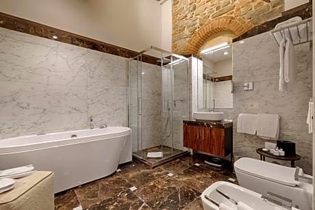 Jacuzzi One King Bed