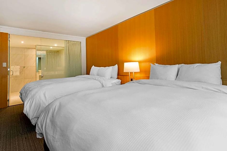 West Wing Hotel, Ascend Hotel Collection