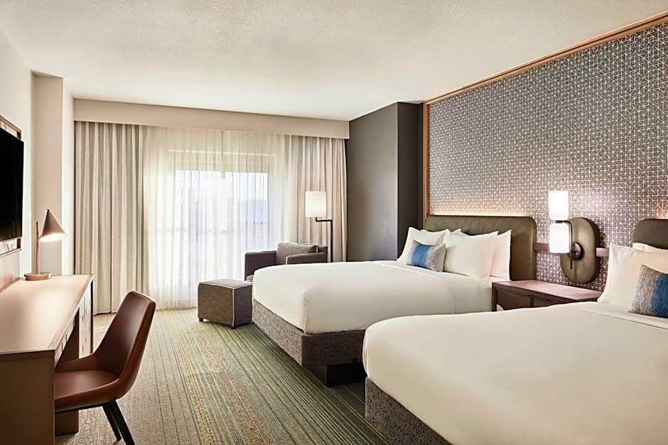 Renaissance® Phoenix Glendale Hotel & Conference Center