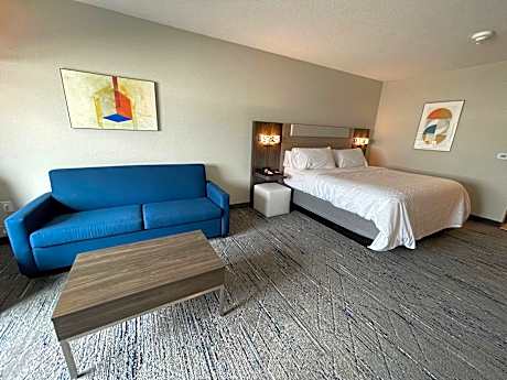 1 King Suite Communications Accessible