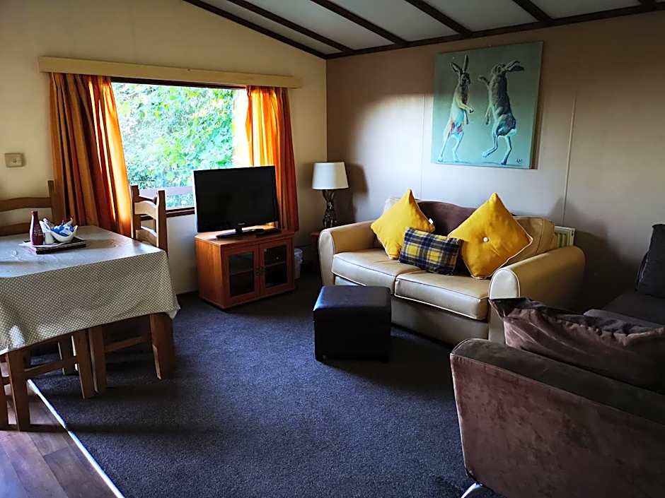 The Raddle Inn Log Cabins