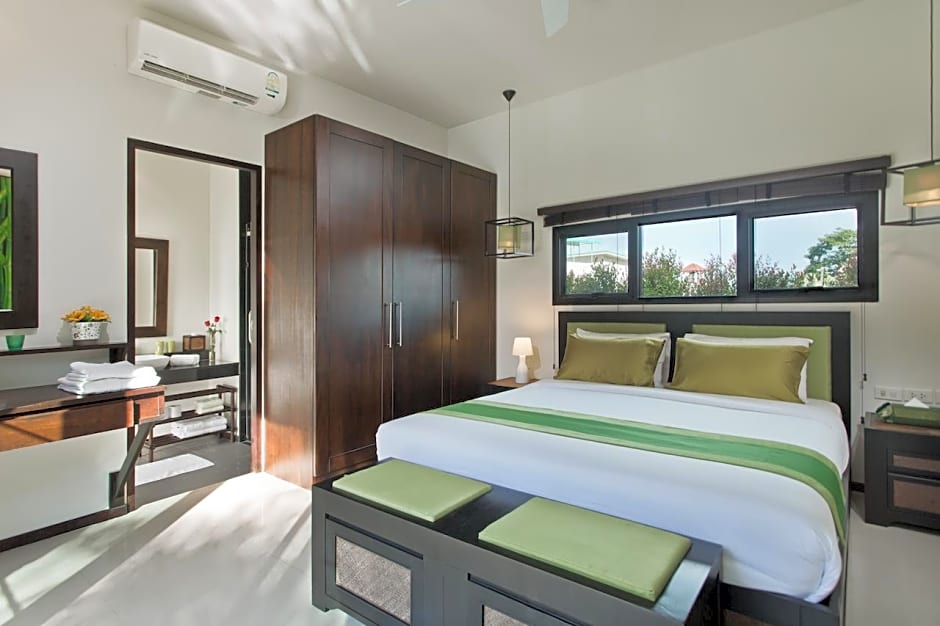 Luxury 8 bedrooms Pool Villa