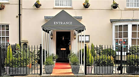 Le Bouchon Brasserie & Hotel