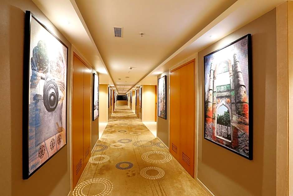 Nataraj Sarovar Portico