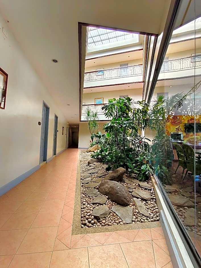 Casa Leticia Business Inn