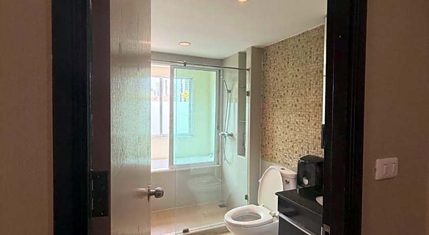Greenview Ekkamai 10 Suite