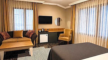 Family Suite with Lake View