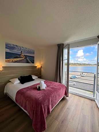 Couett'Hôtel Brest Port de plaisance, Les pieds dans l'eau