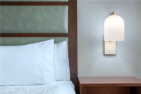 2 King Beds- 2 Bedroom Suite Nonsmoking