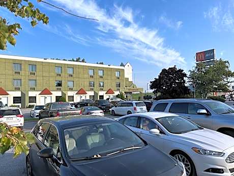 Days Inn by Wyndham Ste. Helene-de-Bagot