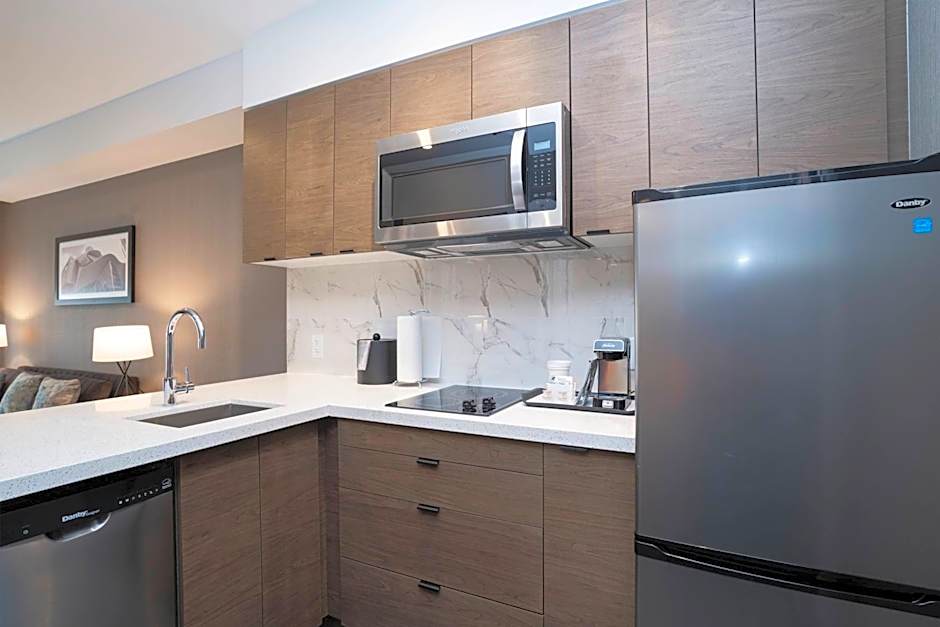 Sandman Signature Sherwood Park Hotel