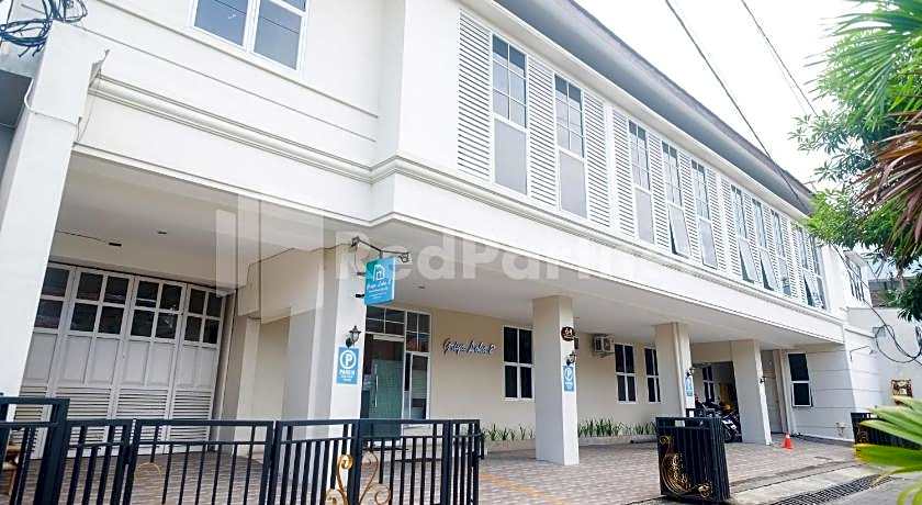 Capital O 3930 Griya Loka Syariah