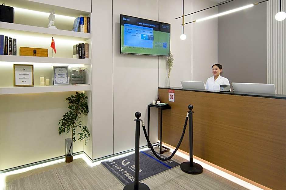 IU Hotel Chongqing Jiefangbei Hongyadong Chaotianmen