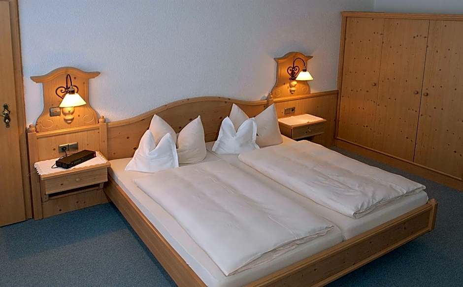 Aktivhotel & Gasthof Schmelz Ihr familienfreundliches Urlaubs Hotel mit Wellness Hallenbad, Alpensauna neu ab Februar 2026 Chiemgau Karte