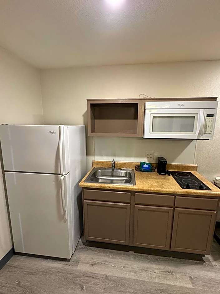 Baymont Inn & Suites By Wyndham Dickinson, ND