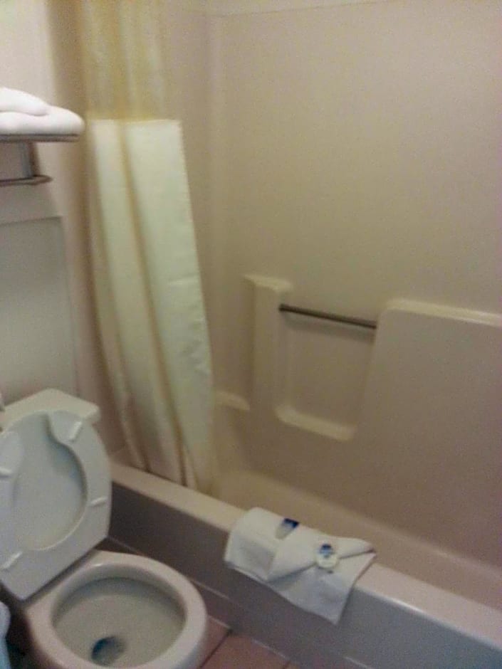 Americas Best Value Inn - Lincoln