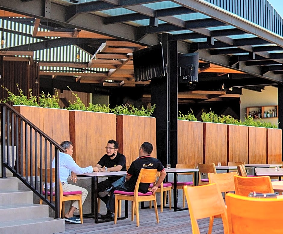 Royal Regantris Trawangan