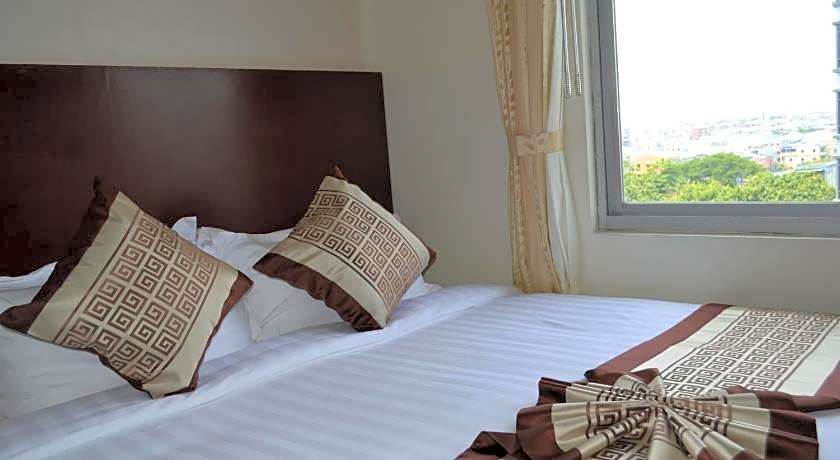 Hotel Broadway Yangon