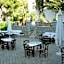 Oasis Hotel