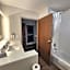 Holiday Inn Express and Suites Camas - Vancouver By IHG