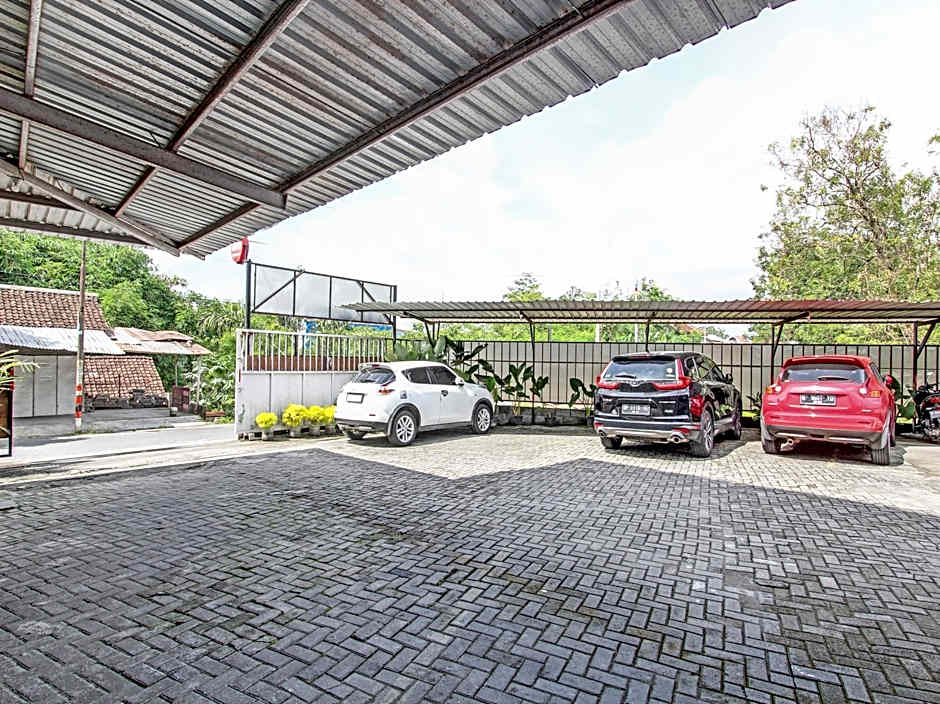 Collection O 90253 DHelomi