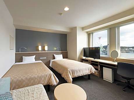Deluxe Twin Room with Extra Bed - Non-Smoking