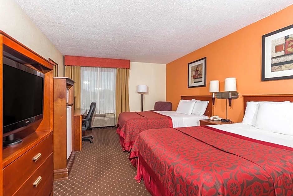 Days Inn & Suites by Wyndham Bloomington/Normal IL