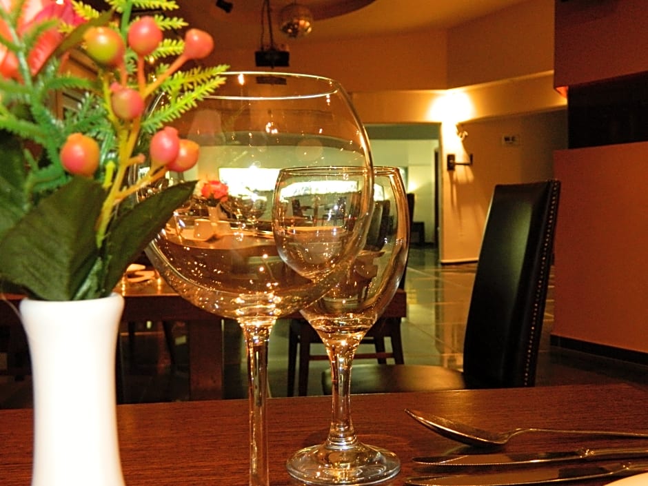 The Residence Suites - Adults Only