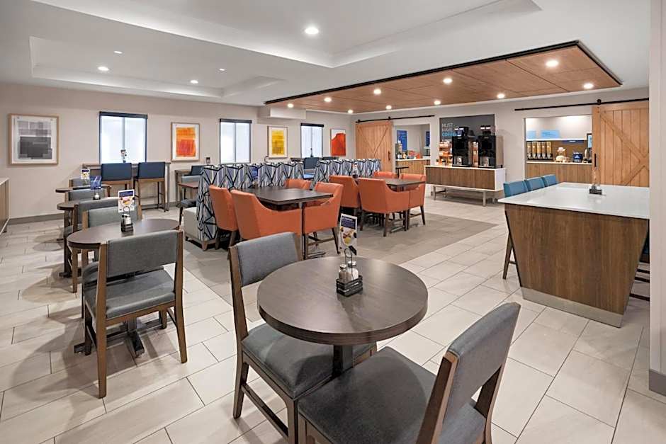 Holiday Inn Express Syracuse-Fairgrounds by IHG