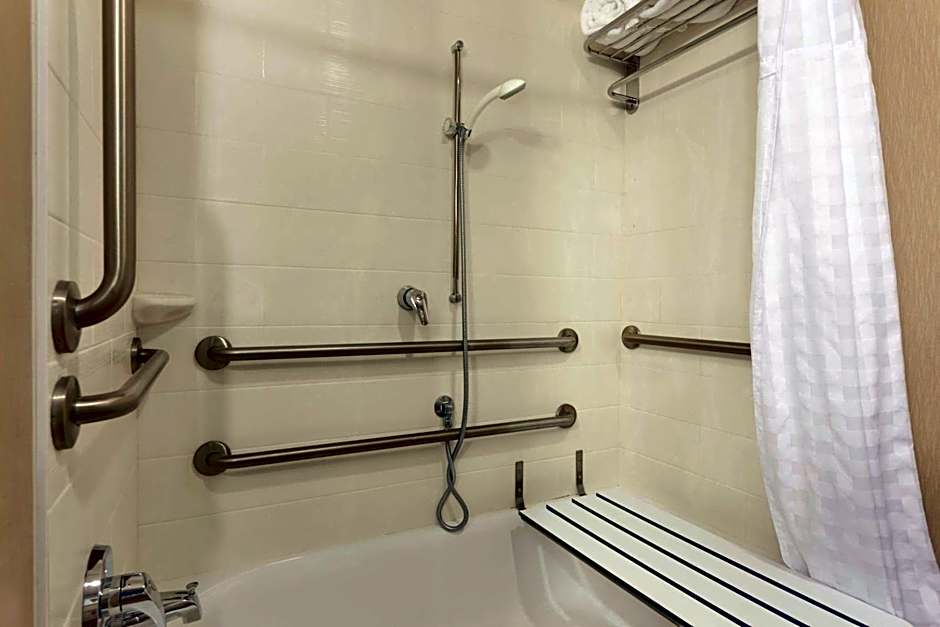 Hilton Garden Inn Falls Church