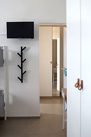 Quadruple Room with Private Bathroom